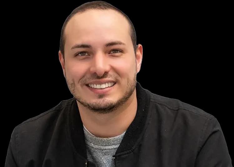 Alex Dominguez headshot